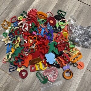 Large Lot Of Vintage Plastic And Metal Cookie Cutters Christmas Halloween VDay